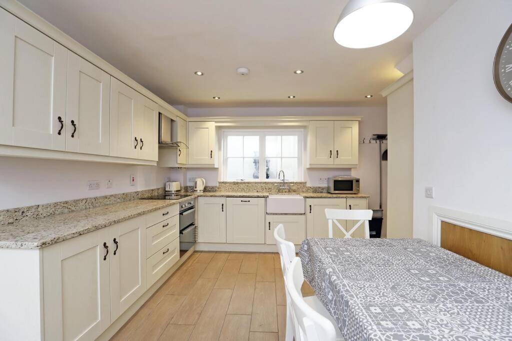 Royal Hillsborough Village Luxury Townhouse 外观 照片