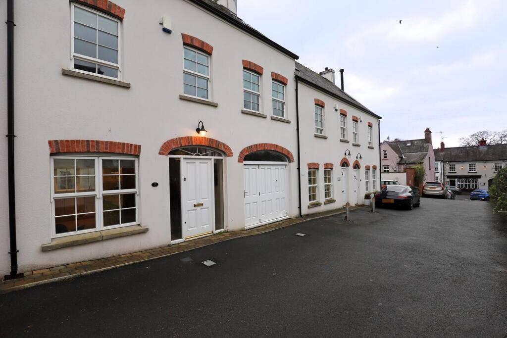 Royal Hillsborough Village Luxury Townhouse 外观 照片