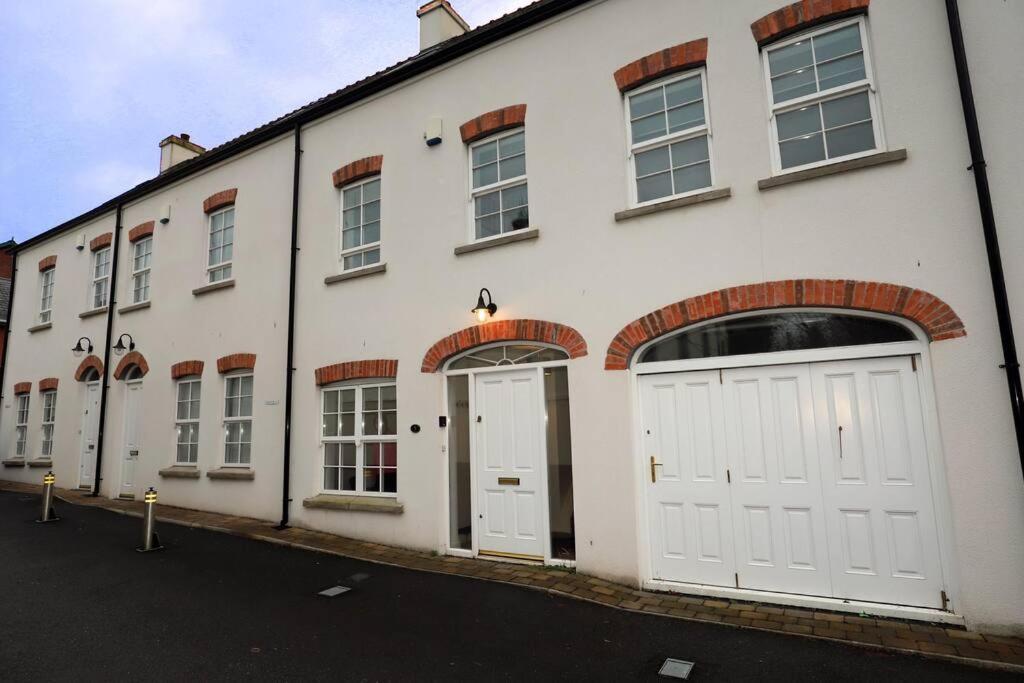 Royal Hillsborough Village Luxury Townhouse 外观 照片