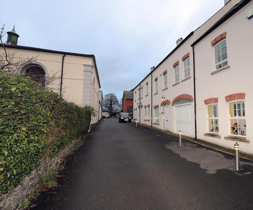 Royal Hillsborough Village Luxury Townhouse 外观 照片